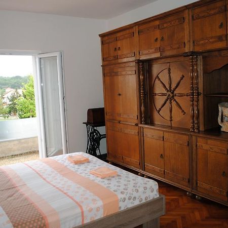 Ante Carov Apartment Verunić Kültér fotó